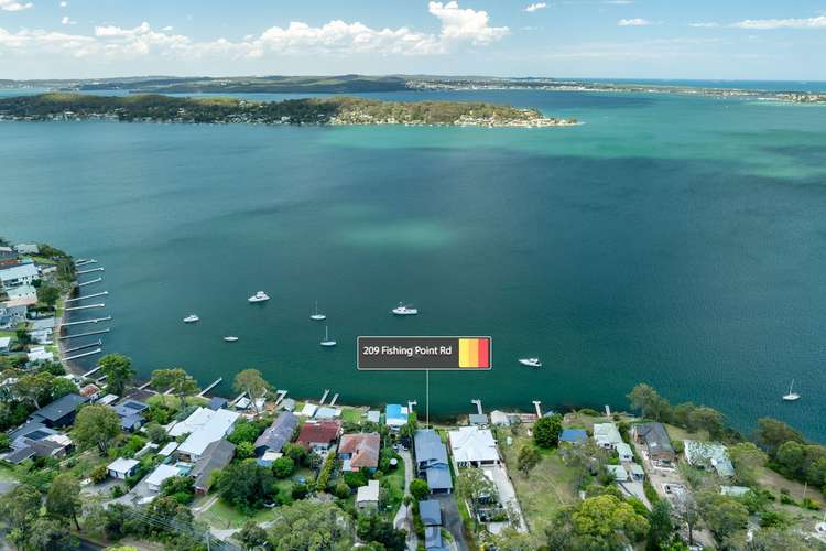 209 Fishing Point Road, Fishing Point NSW 2283