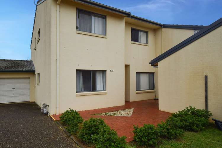 Main view of Homely unit listing, Unit 4/4 Old Barracks Lane, Young NSW 2594