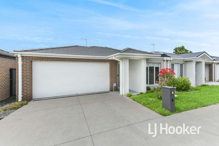 Second view of Homely house listing, 20 Expedition Circuit, Pakenham VIC 3810