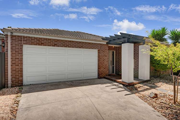 7 Moss Street, Cranbourne North VIC 3977