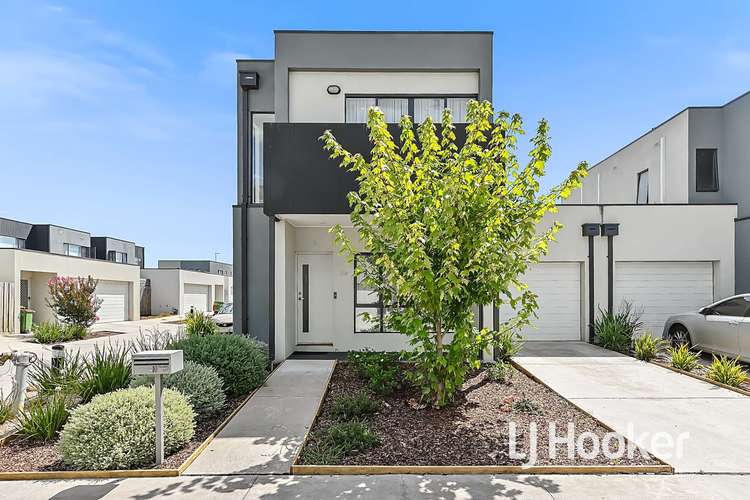 Main view of Homely townhouse listing, 10 Yolanda Circuit, Beaconsfield VIC 3807