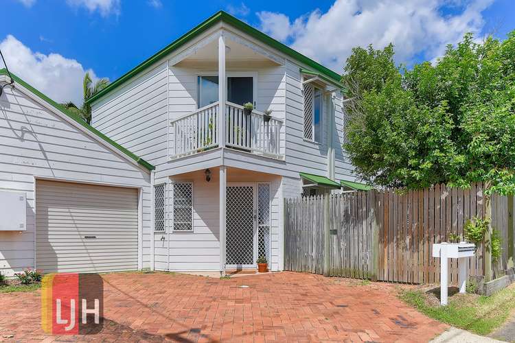 Main view of Homely townhouse listing, 2/32 Clifford Street, Stafford QLD 4053