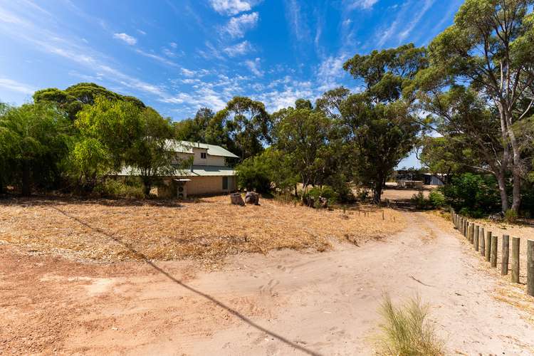 14 Lakeside Terrace, Preston Beach WA 6215