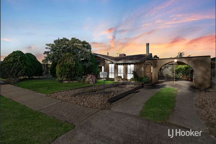 4 Chelmsford Way, Melton West VIC 3337