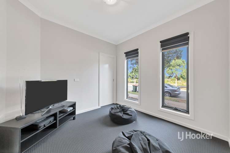 Fourth view of Homely townhouse listing, 27 Everglade Crescent, Roxburgh Park VIC 3064