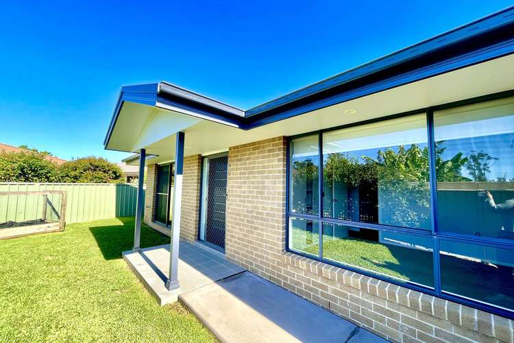 Unit 2/13 Yellowfin Avenue, Old Bar NSW 2430