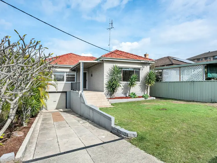 Main view of Homely house listing, 122 Marks Point Rd, Marks Point NSW 2280