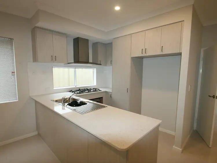 Second view of Homely house listing, 7 Addington Loop, Piara Waters WA 6112
