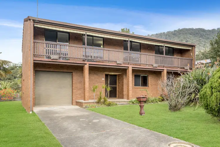 6 Blackbutt Crescent