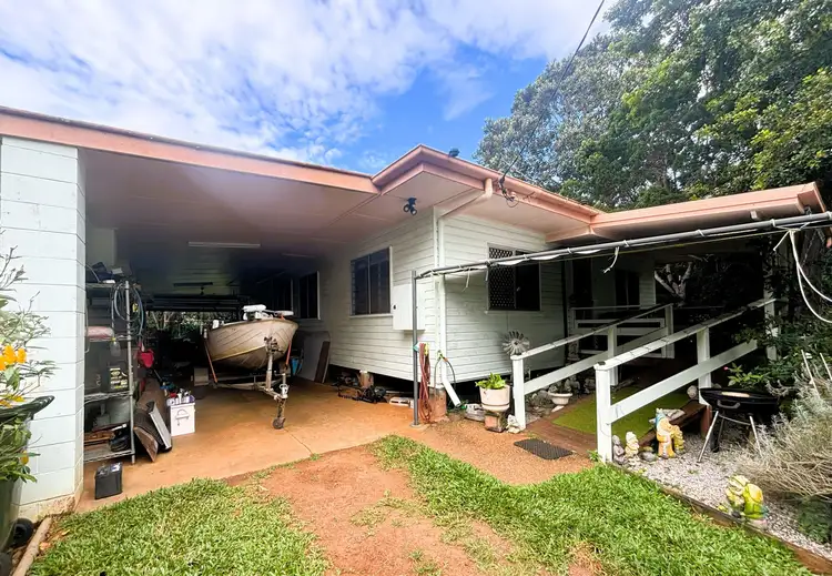 2 Dickson Street