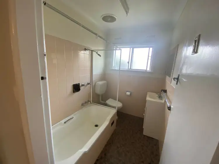 Fifth view of Homely house listing, 2/110A Church Street, West Tamworth NSW 2340
