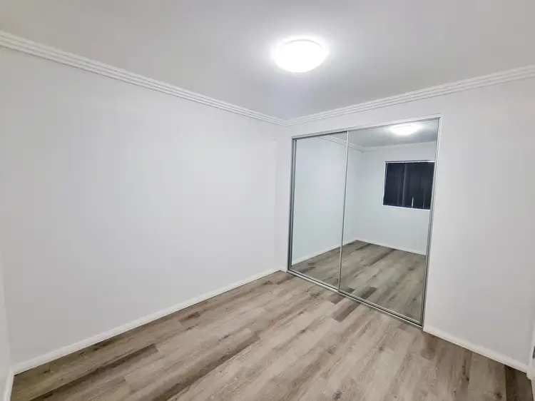 Fifth view of Homely unit listing, 18/30-32 Third Avenue, Macquarie Fields NSW 2564