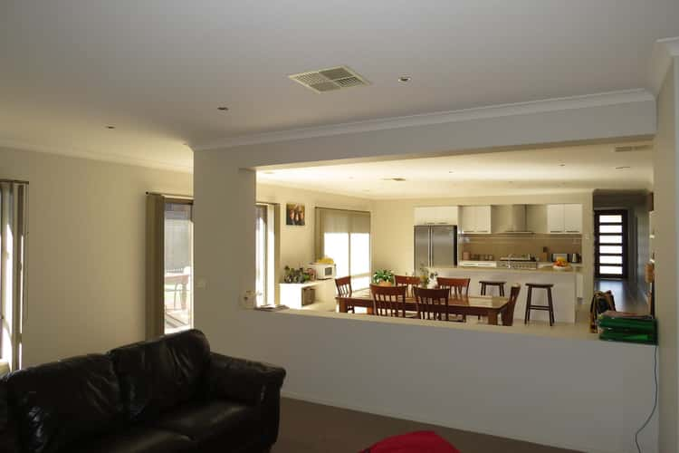 Seventh view of Homely house listing, 4 Stokes Court, Bairnsdale VIC 3875