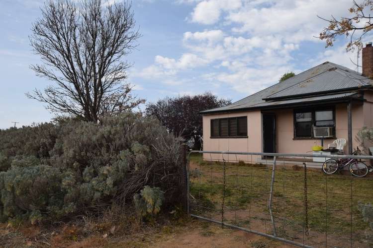 Milong Cottage, Young NSW 2594