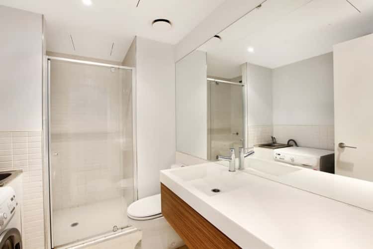 Third view of Homely apartment listing, 1020/555 Flinders Street, Melbourne VIC 3000