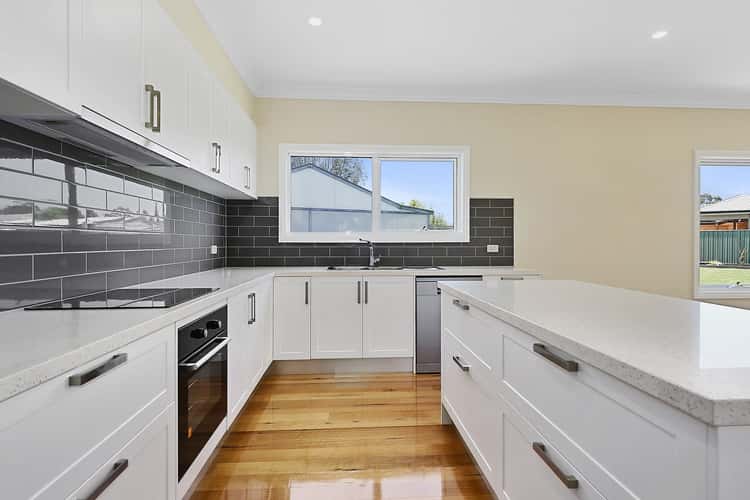Sixth view of Homely house listing, 11 Coates Court, Alexandra VIC 3714