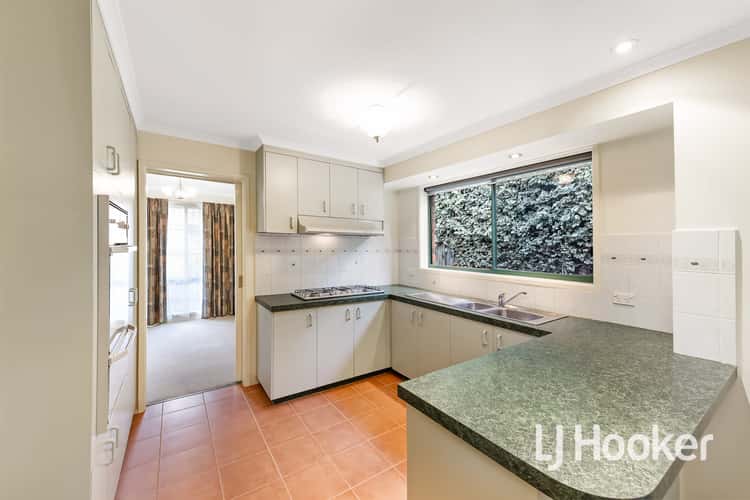Sixth view of Homely house listing, 8 Mcgill Court, Pakenham VIC 3810