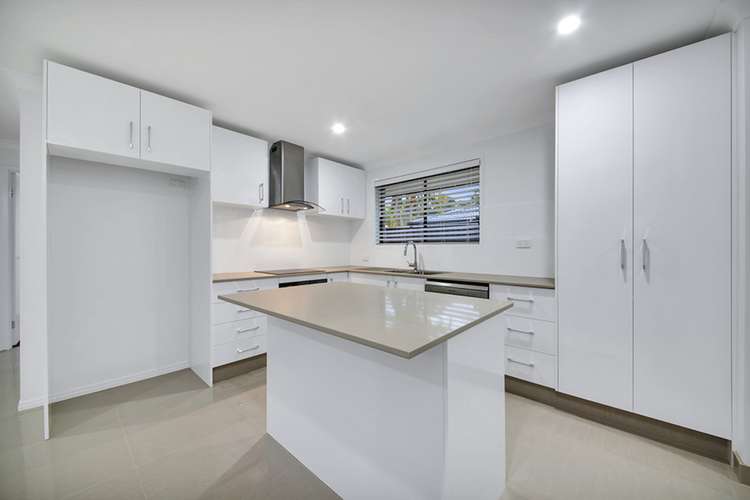 Fourth view of Homely semiDetached listing, 1/7 Jessica Court, Arundel QLD 4214