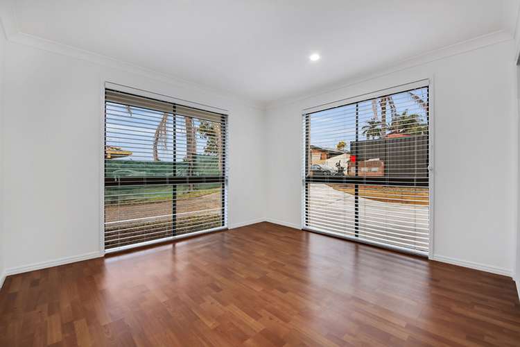 Fifth view of Homely semiDetached listing, 1/7 Jessica Court, Arundel QLD 4214