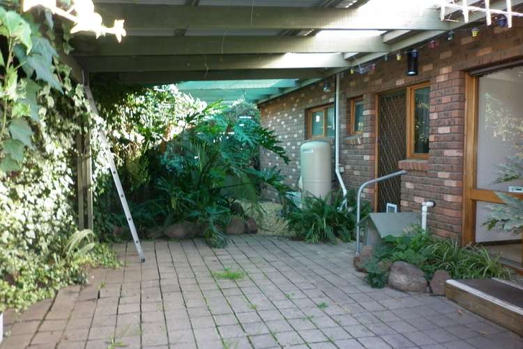 Second view of Homely house listing, 4 Allen Court, Bairnsdale VIC 3875