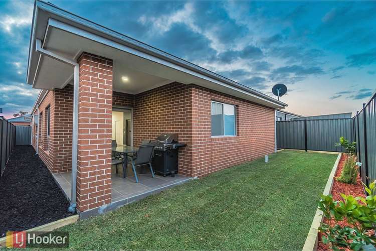 16 Ocean Way, Craigieburn VIC 3064