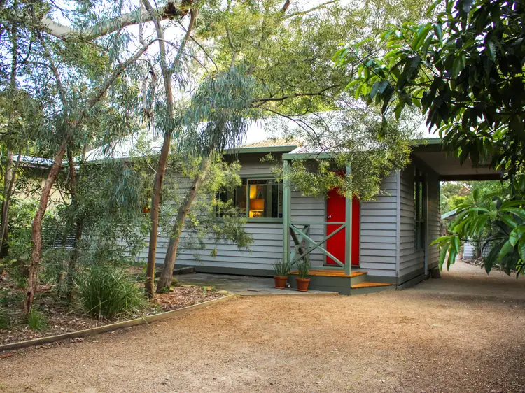 15 Toorak Road