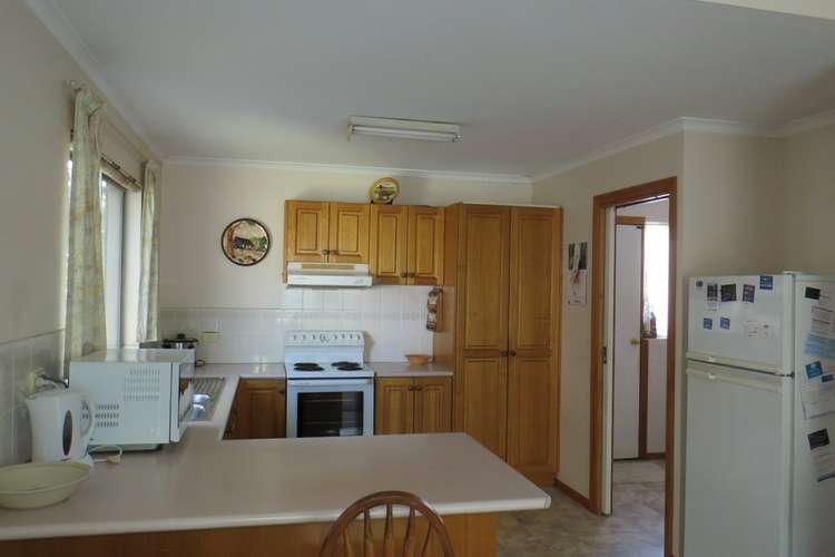 Fifth view of Homely house listing, 15 Harnham Drive, Bairnsdale VIC 3875