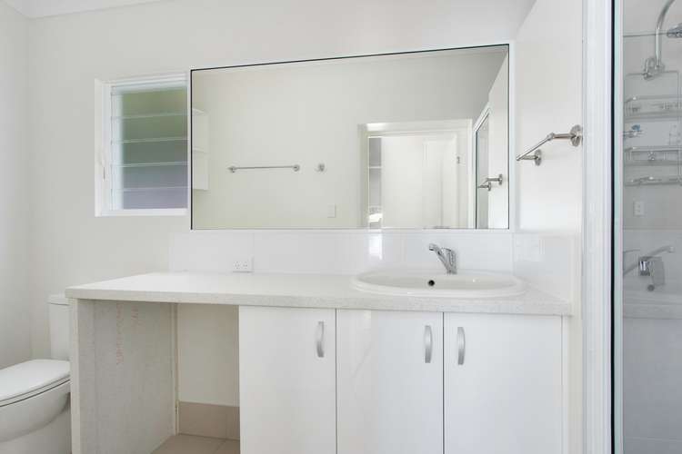 Sixth view of Homely unit listing, 2/35 Upolu Esplanade, Clifton Beach QLD 4879