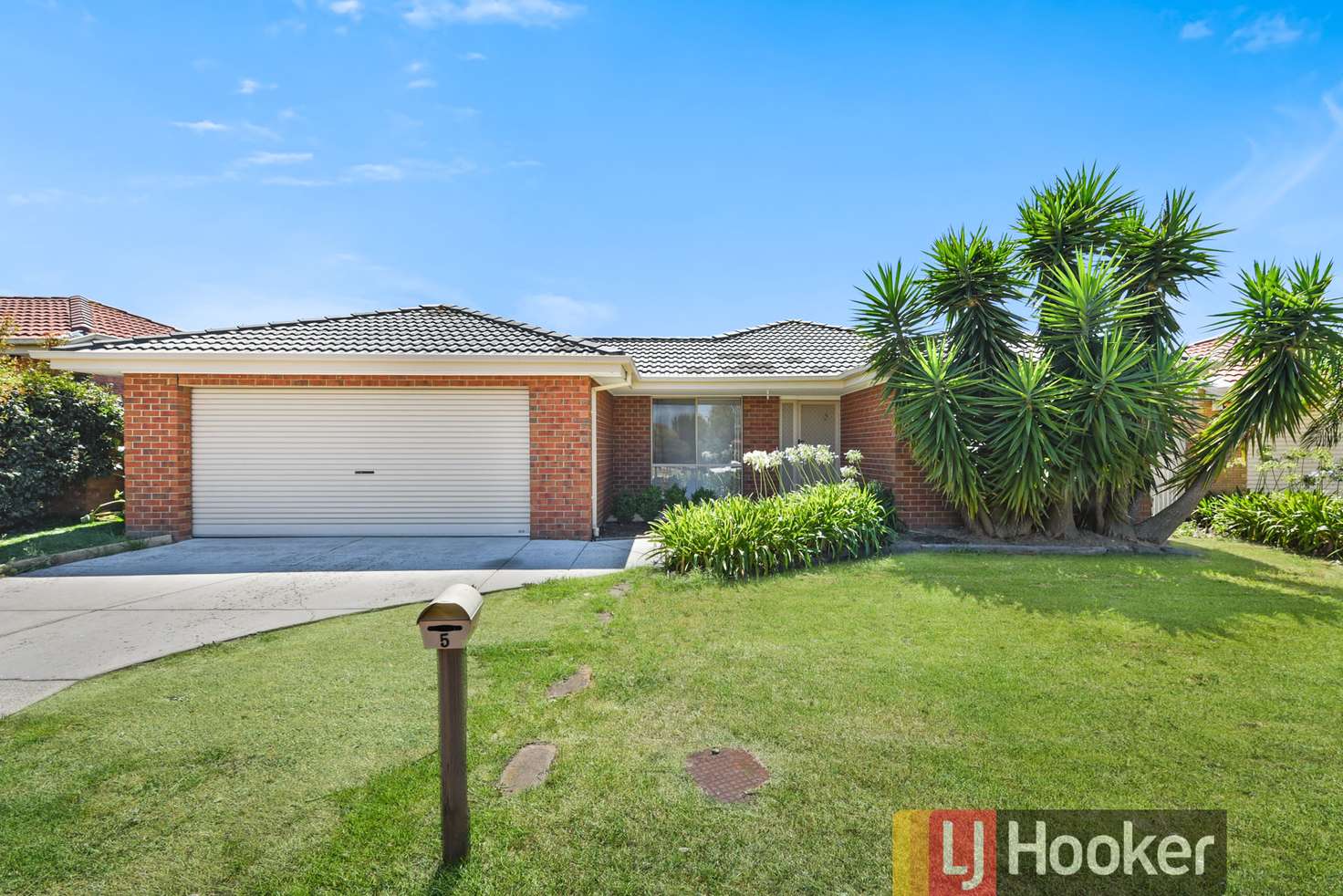 Main view of Homely house listing, 5 Roebourne Mews, Cranbourne East VIC 3977