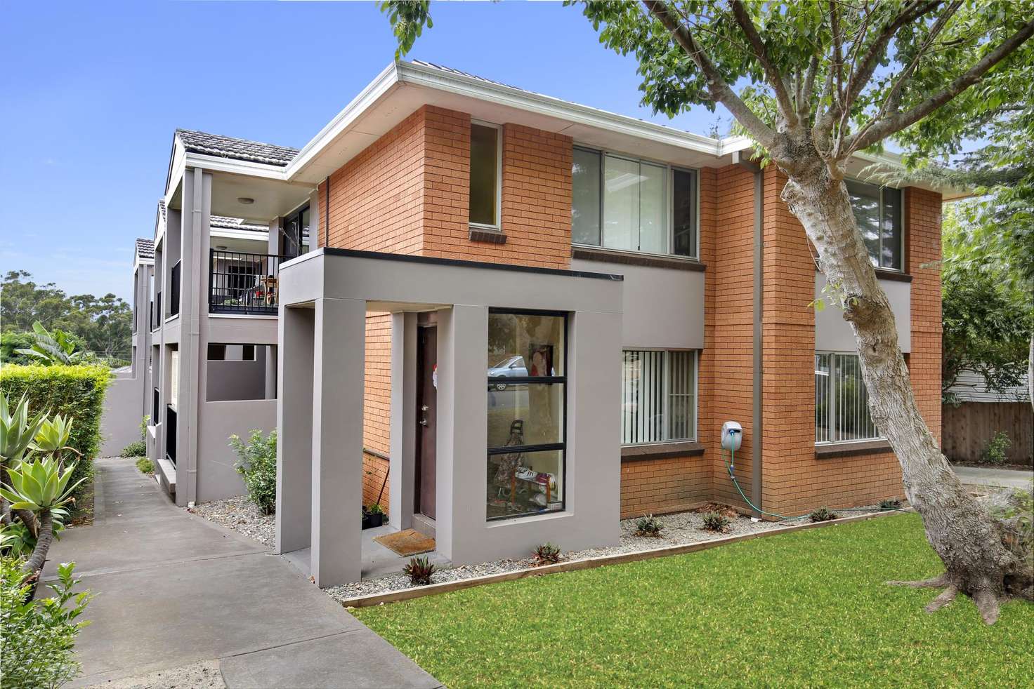 Main view of Homely unit listing, 2/11 England Street, West Wollongong NSW 2500