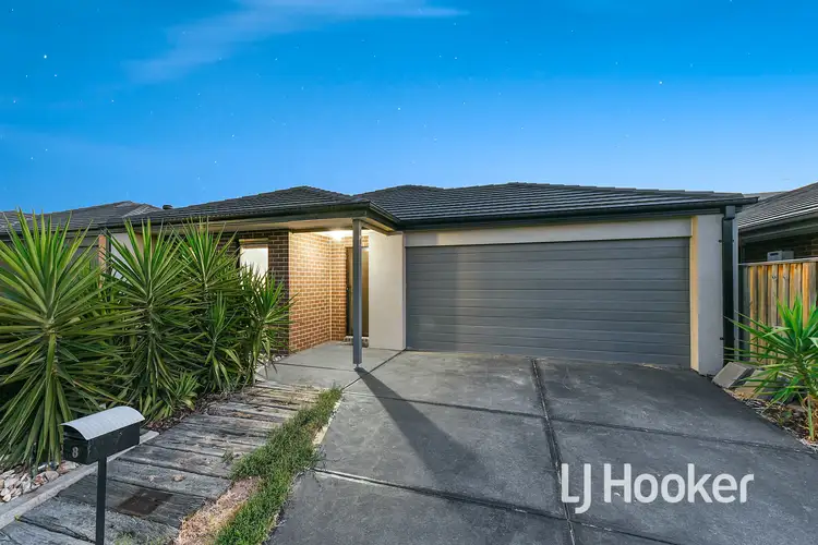 8 Longmeadow Road