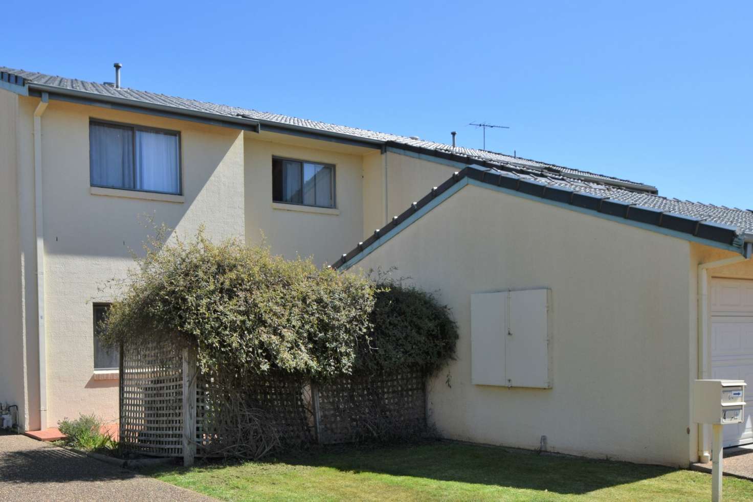 Main view of Homely villa listing, Unit 5 - 4 Old Barracks Lane, Young NSW 2594