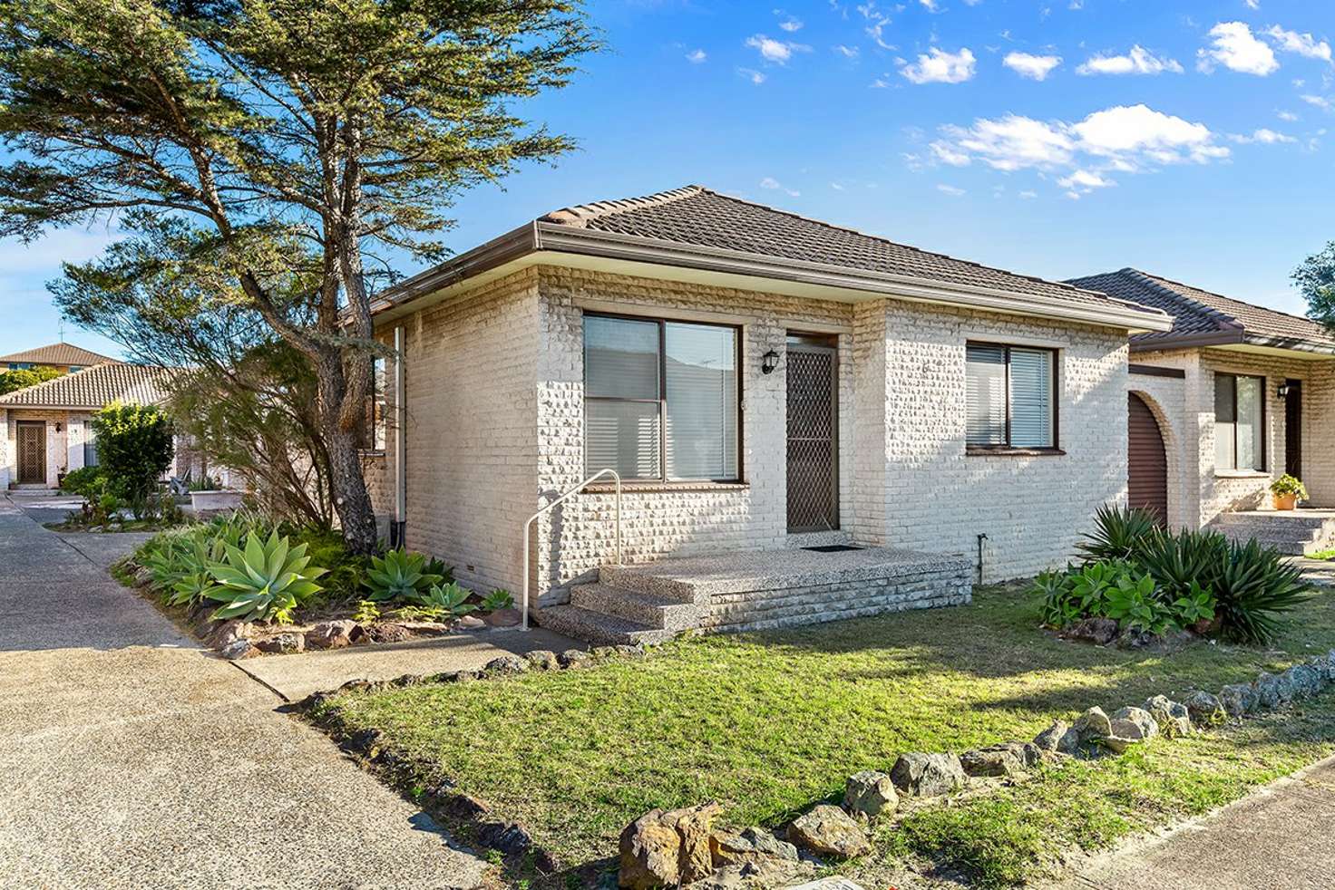 Main view of Homely villa listing, 6/19 Moate Avenue, Brighton-le-sands NSW 2216