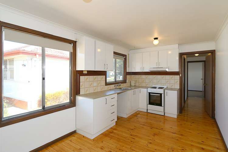 Fifth view of Homely house listing, 33 Buna Street, Ashmont NSW 2650
