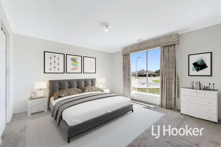 Fourth view of Homely house listing, 2 Shorey Place, Cranbourne West VIC 3977