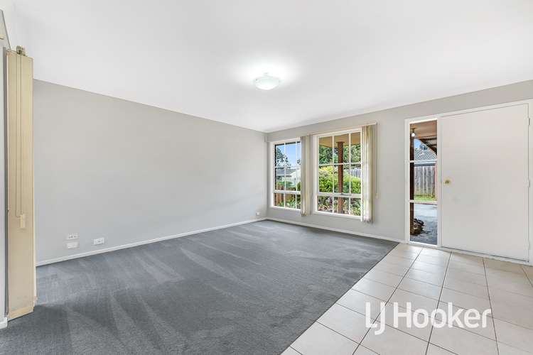 Fifth view of Homely house listing, 10 Berridale Court, Hampton Park VIC 3976