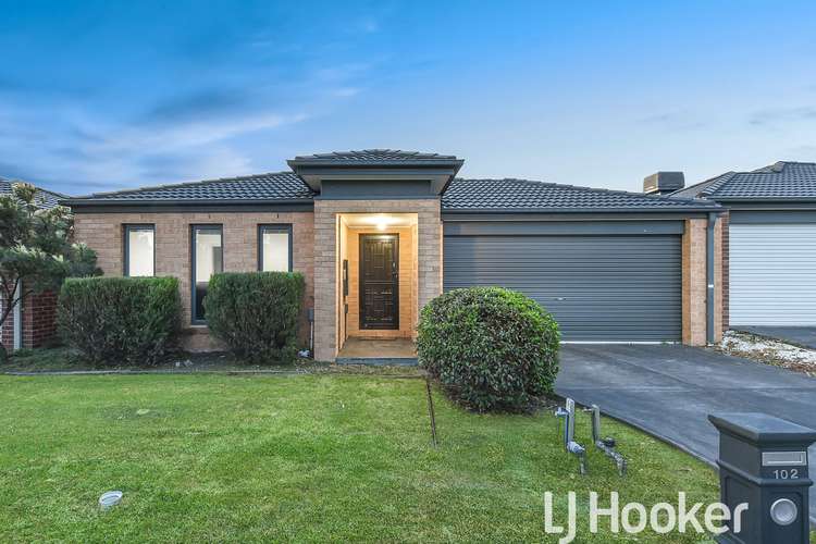 102 Mountain View Boulevard, Cranbourne North VIC 3977