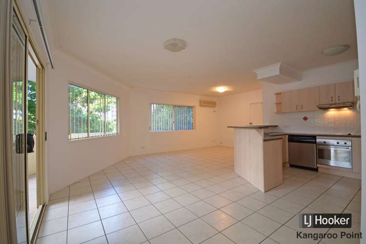 Second view of Homely unit listing, 4/15 Rawlins Street, Kangaroo Point QLD 4169