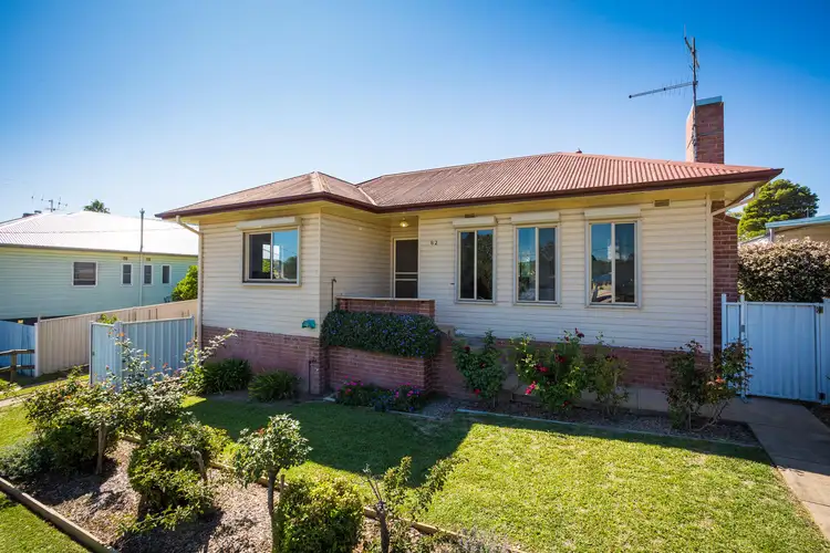 82 Ravenswood Street, Bega NSW 2550