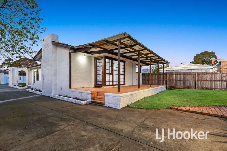 Fifth view of Homely house listing, 2 Haven Court, Cranbourne VIC 3977