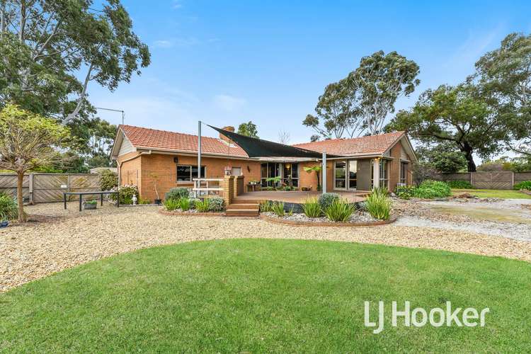 Fifth view of Homely house listing, 1 Connie Court, Cranbourne VIC 3977