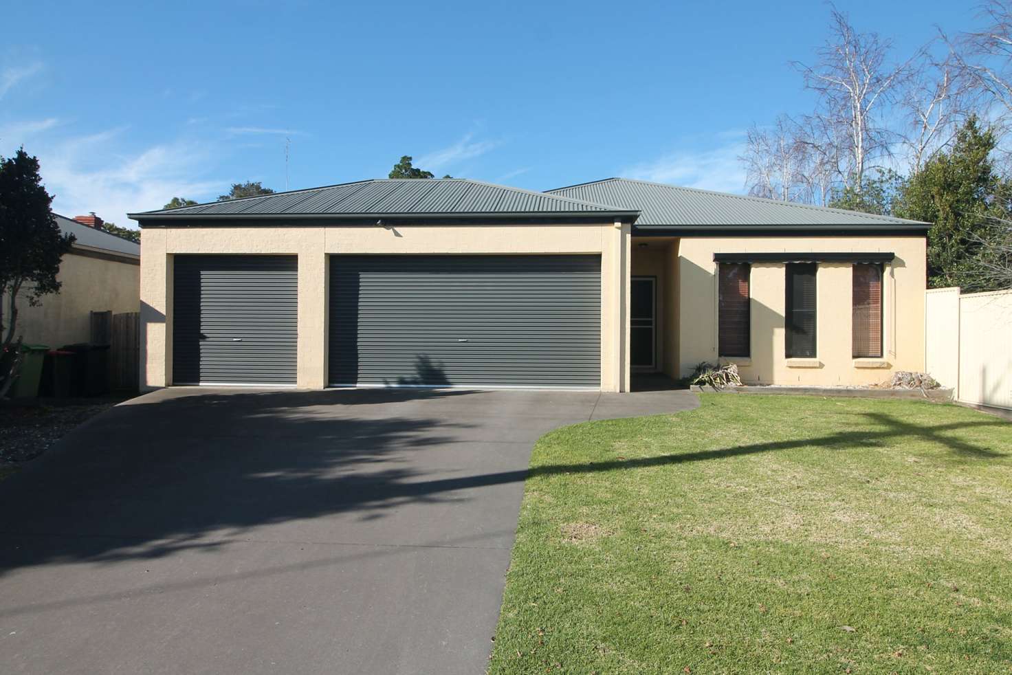 Main view of Homely townhouse listing, 25B Macrae Street, Bairnsdale VIC 3875