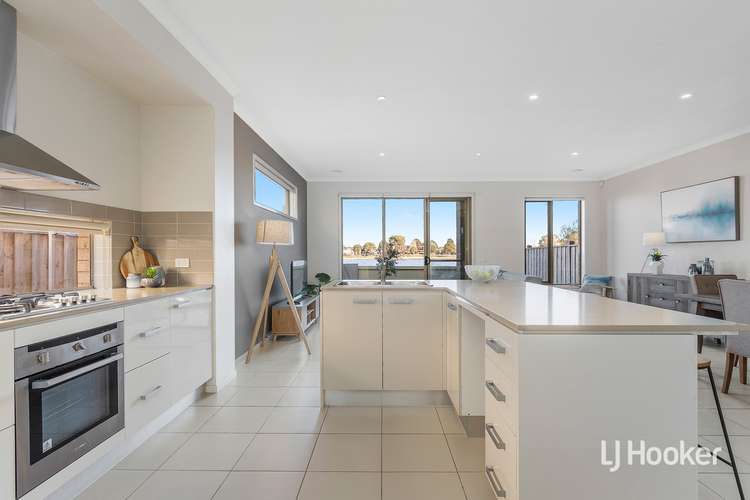 Fourth view of Homely house listing, 85 Broadbeach Circuit, Sanctuary Lakes VIC 3030