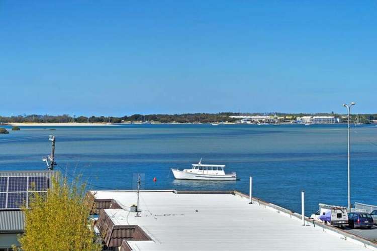 Main view of Homely unit listing, 15/111 Frank Street, Labrador QLD 4215