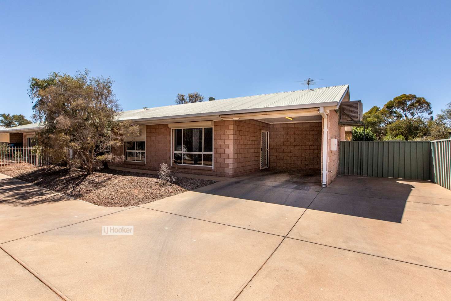 Main view of Homely semiDetached listing, 1/10 Hakea Court, Sadadeen NT 870