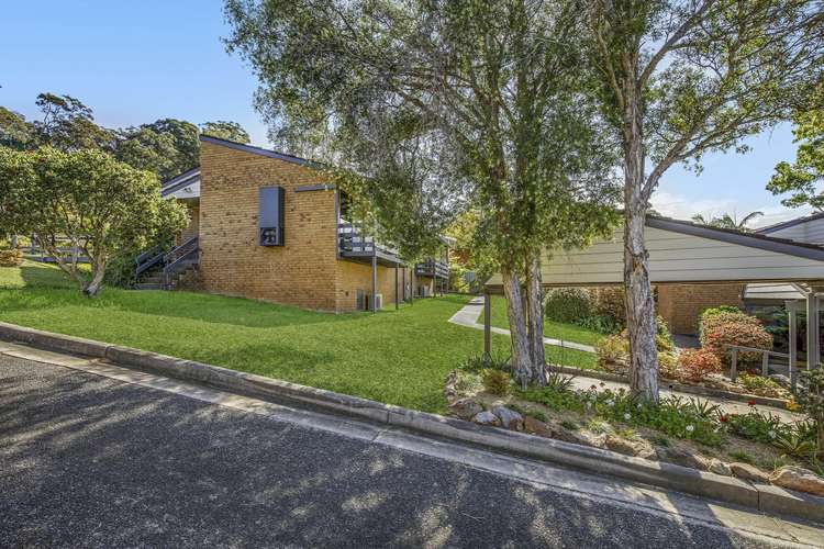 Third view of Homely villa listing, 29/31 Fiona Street, Point Clare NSW 2250