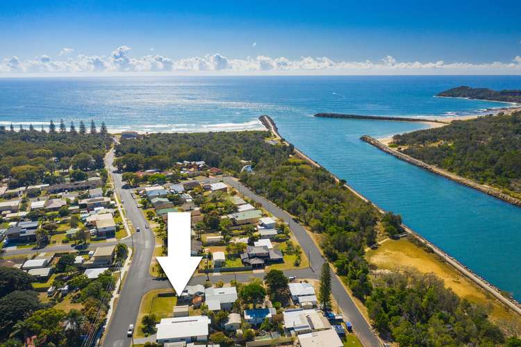 16 The Parade, North Haven NSW 2443