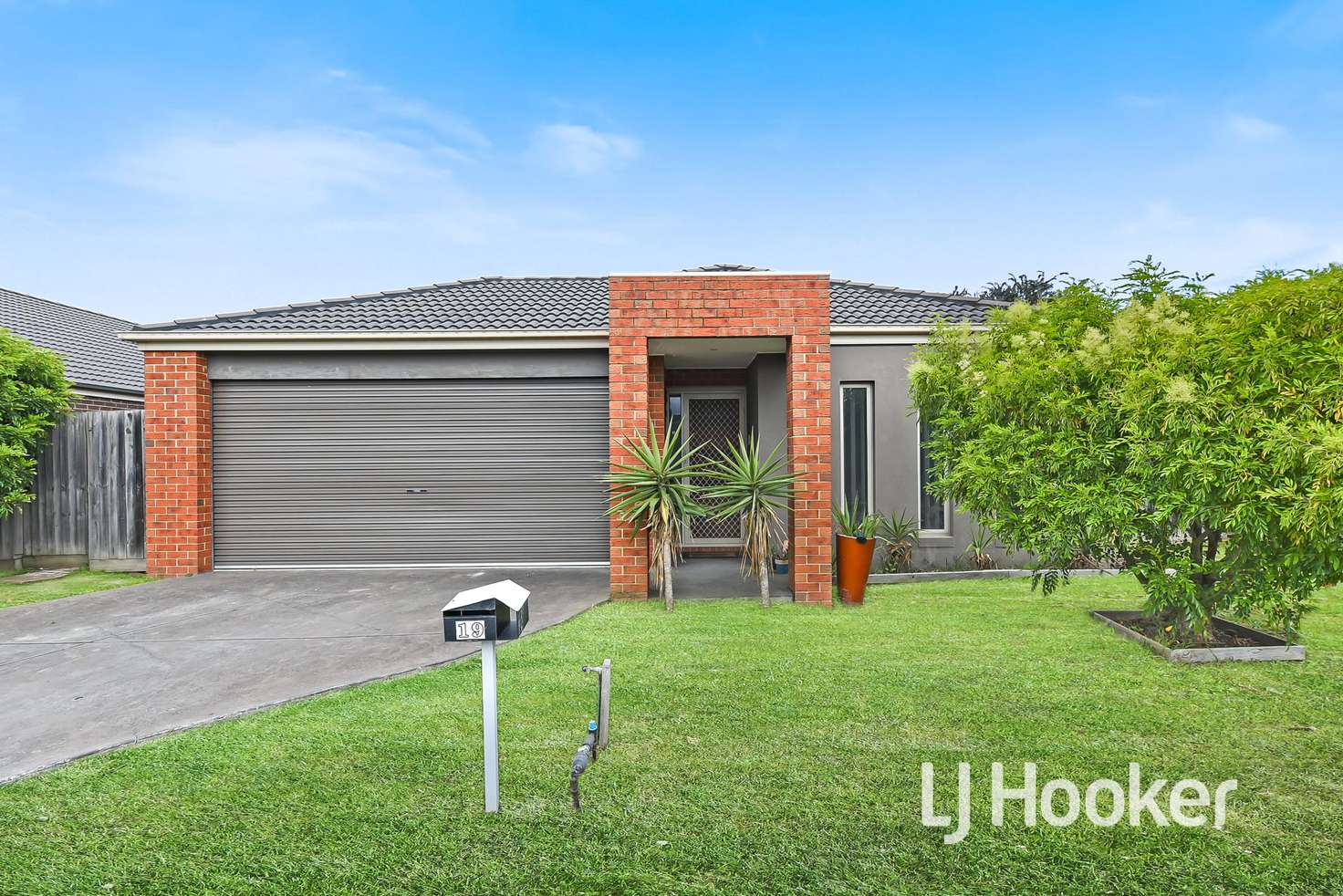 Main view of Homely house listing, 19 Sweet Pea Drive, Pakenham VIC 3810
