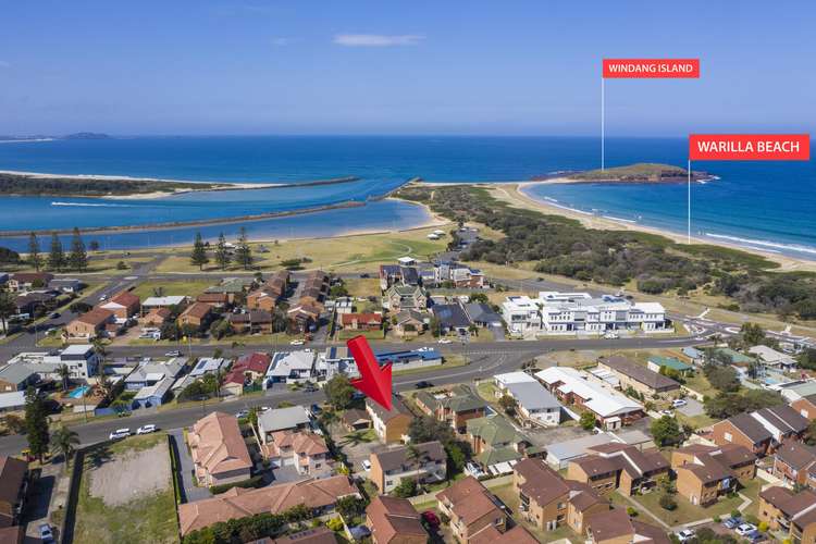 Second view of Homely house listing, 2/62-64 Peterborough Ave, Lake Illawarra NSW 2528