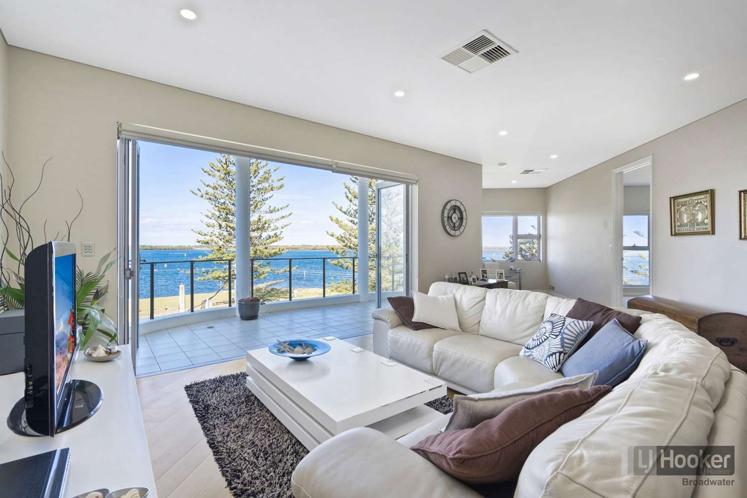 Main view of Homely unit listing, 8/32-34 Oatland Esplanade, Runaway Bay QLD 4216